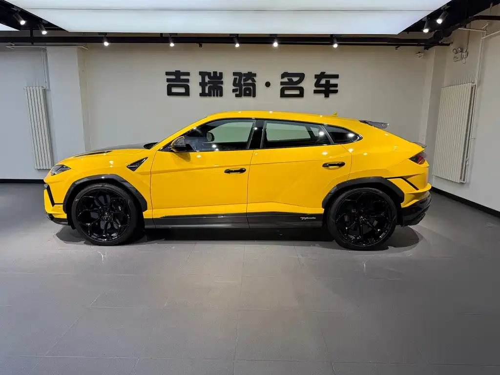 Lamborghini Urus — фото 4