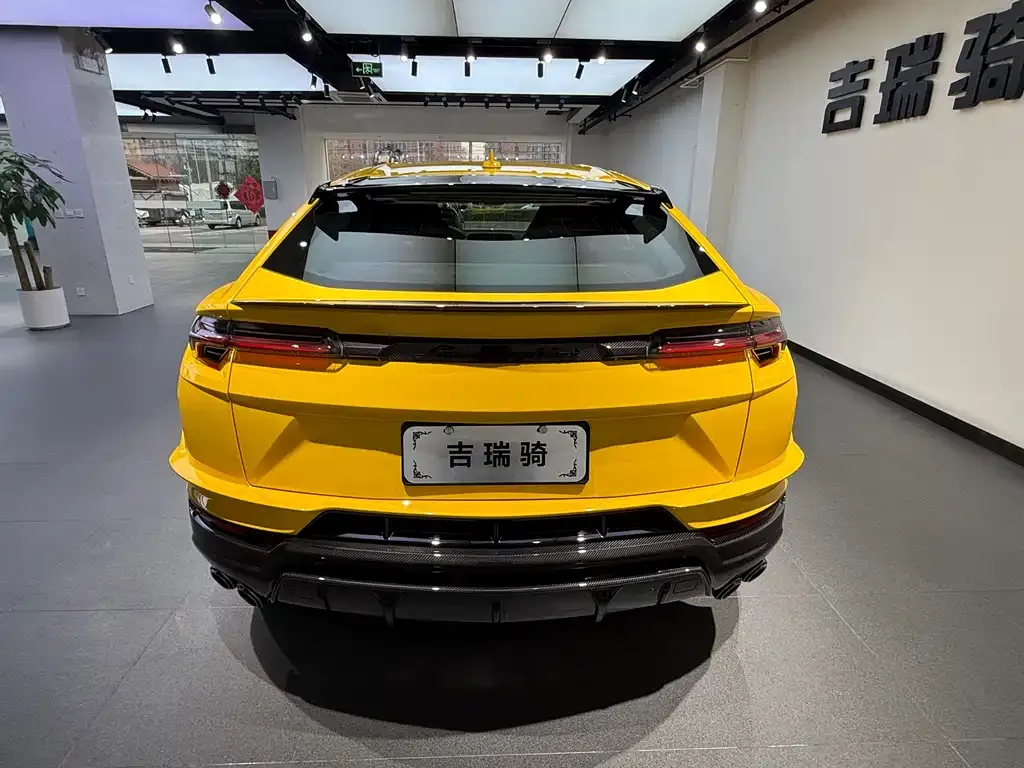 Lamborghini Urus — фото 6