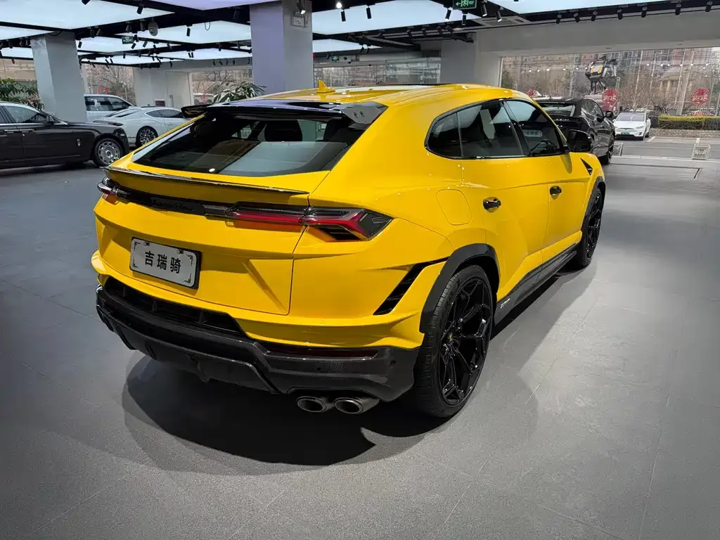Lamborghini Urus — фото 5