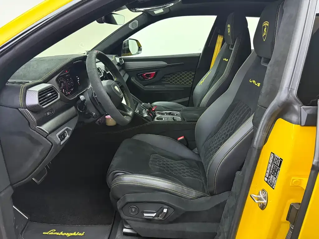 Lamborghini Urus — фото 2