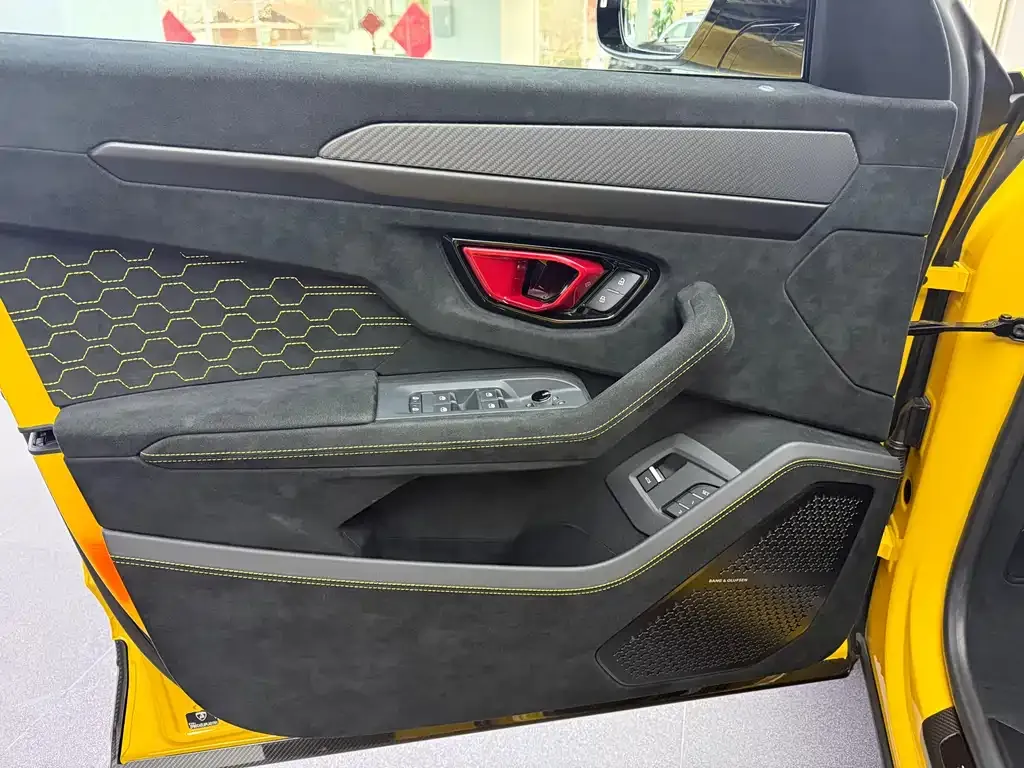 Lamborghini Urus — фото 9