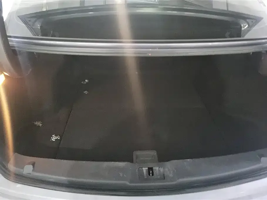 Hongqi E-QM5 — фото 2