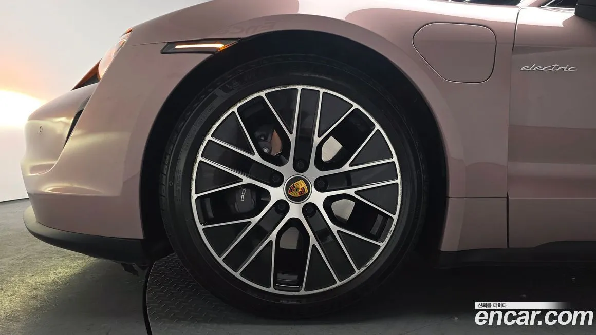 Porsche Taycan 2023 из KR, фото 6