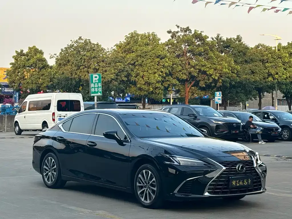 Lexus ES — фото 9