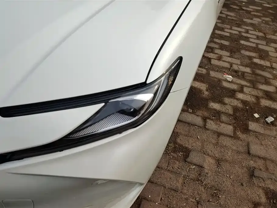 Toyota Camry — фото 4
