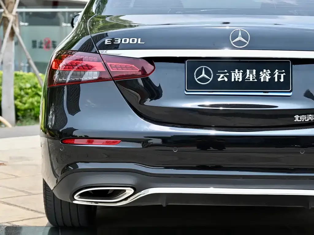 Mercedes-Benz E-Class — фото 8