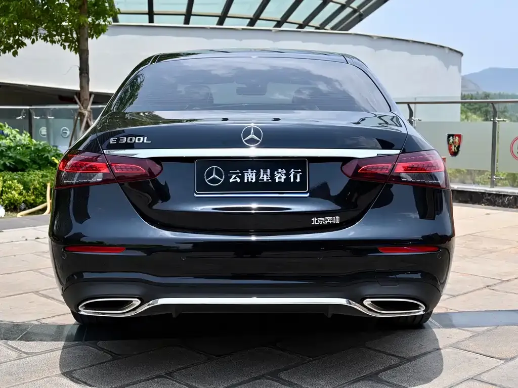 Mercedes-Benz E-Class — фото 10