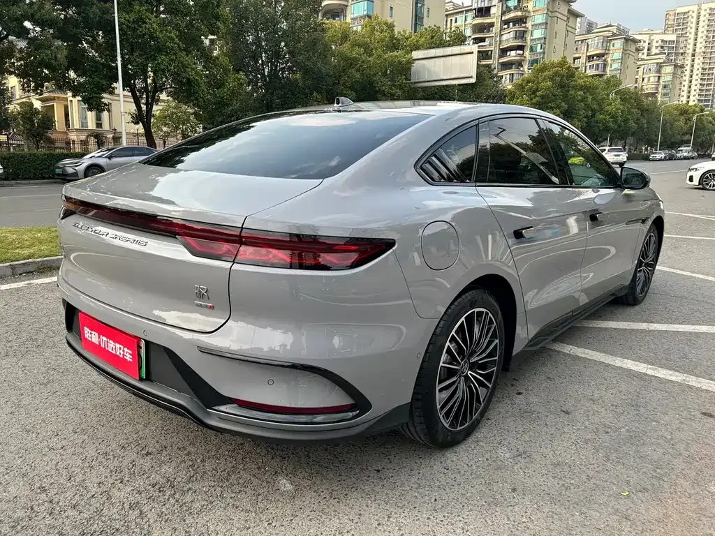 BYD Han — фото 10