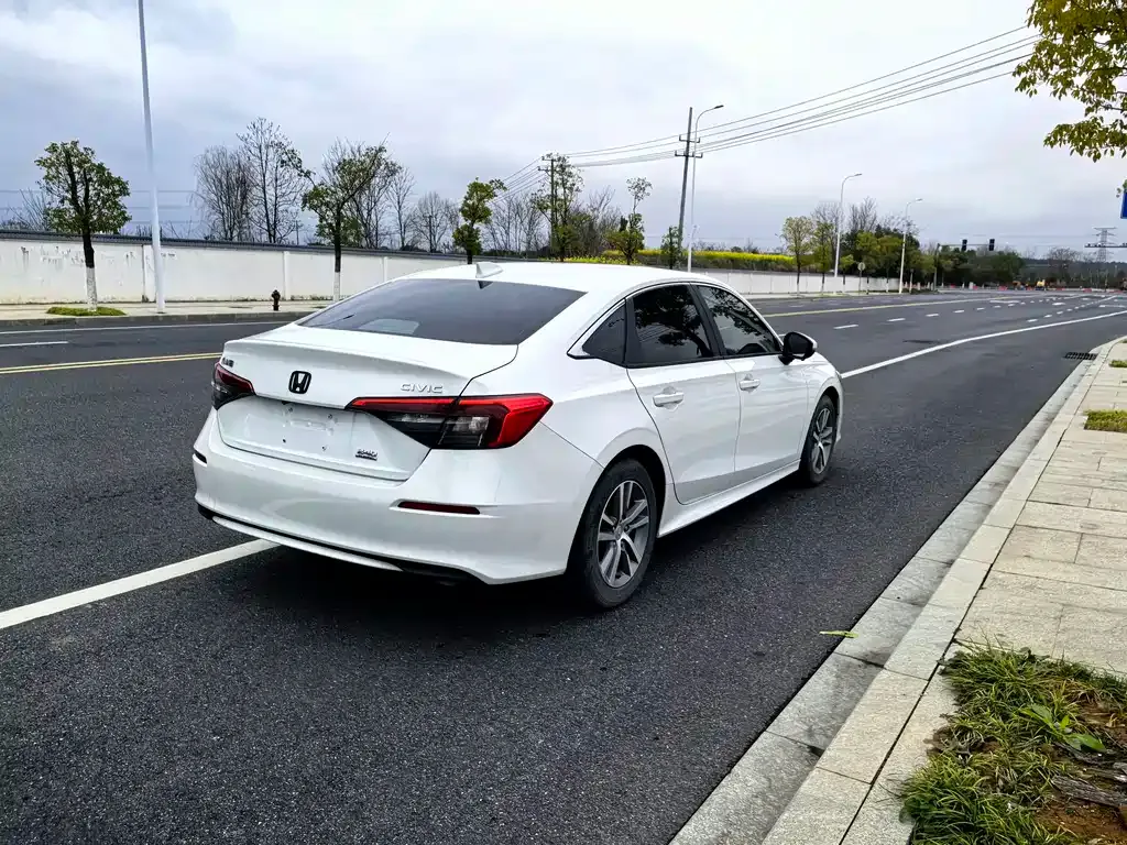 Honda Civic — фото 8