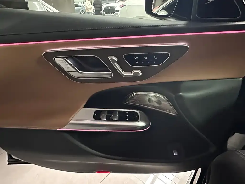 Mercedes-Benz E-Class — фото 3