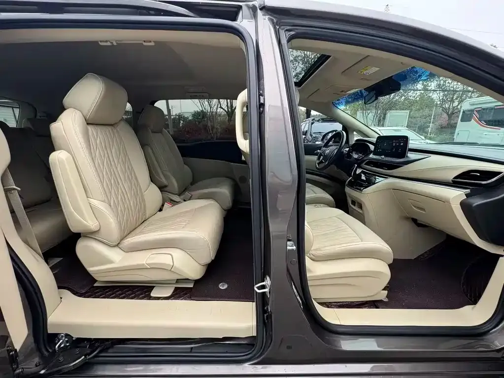 Buick GL8 2023 из CN, фото 5