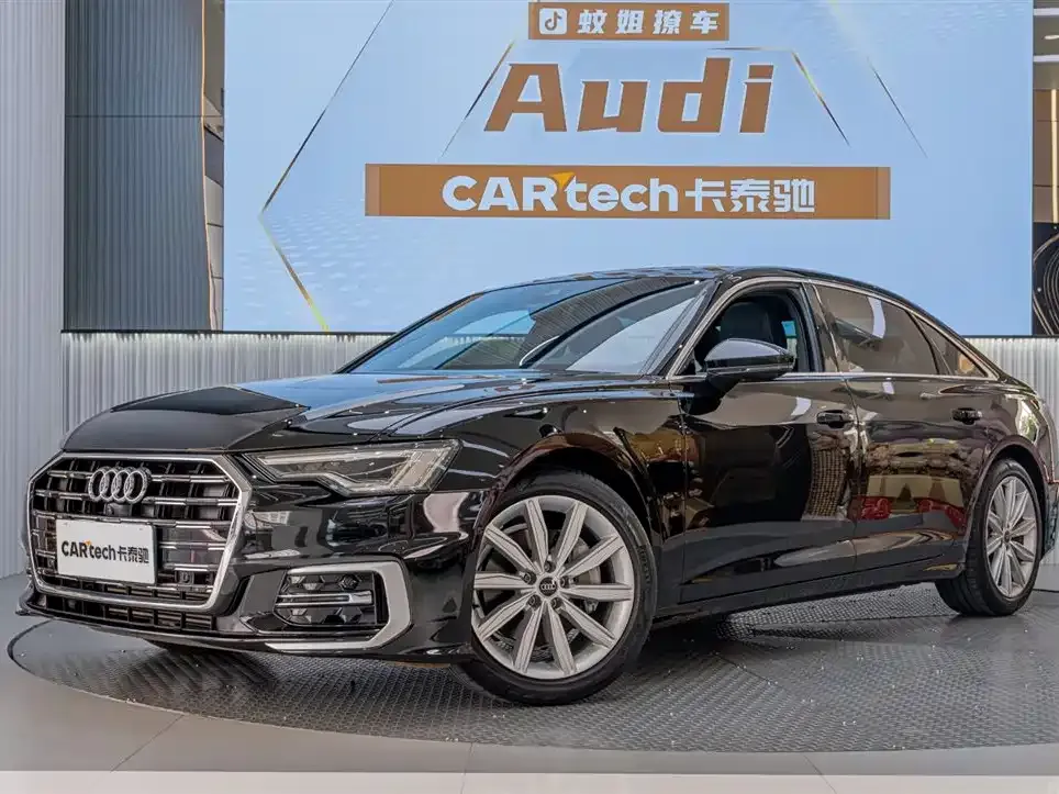 Audi A6L — фото 1
