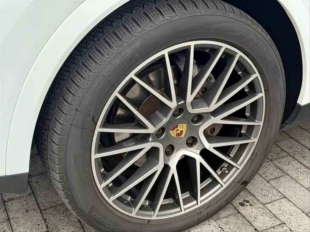 Porsche Cayenne — фото 6