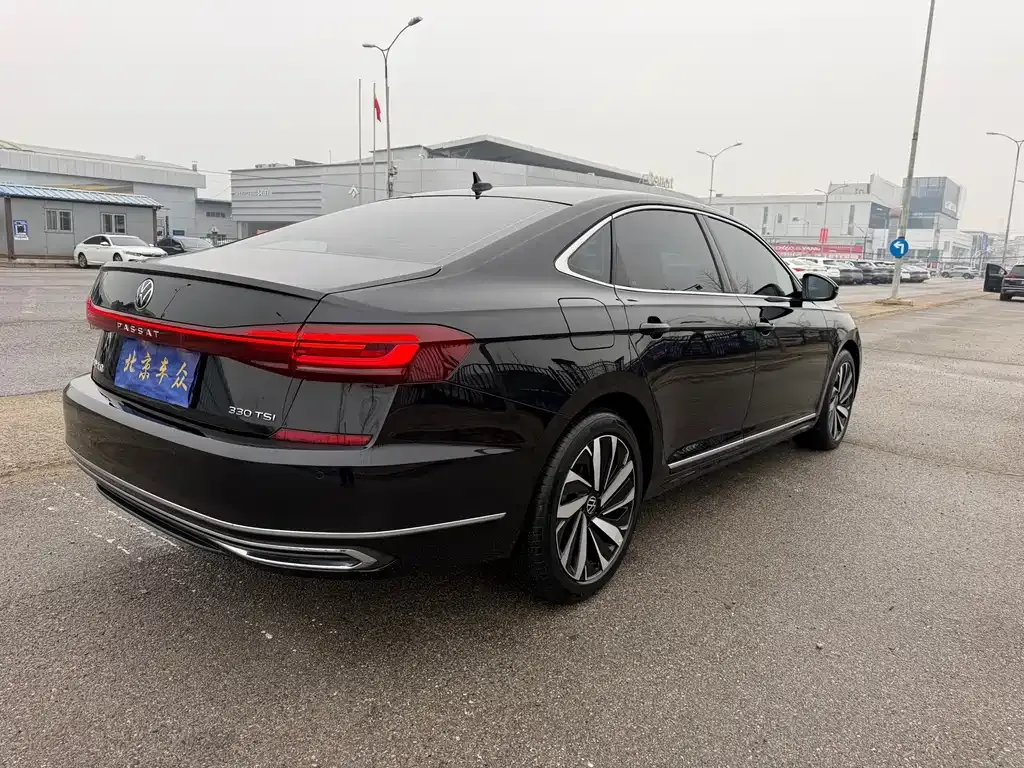 Volkswagen Passat — фото 3