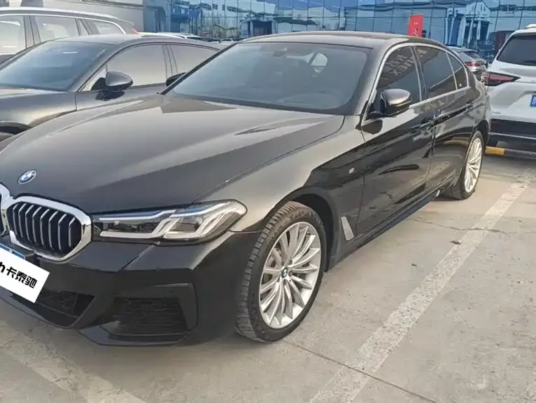 BMW 5 Series — фото 1