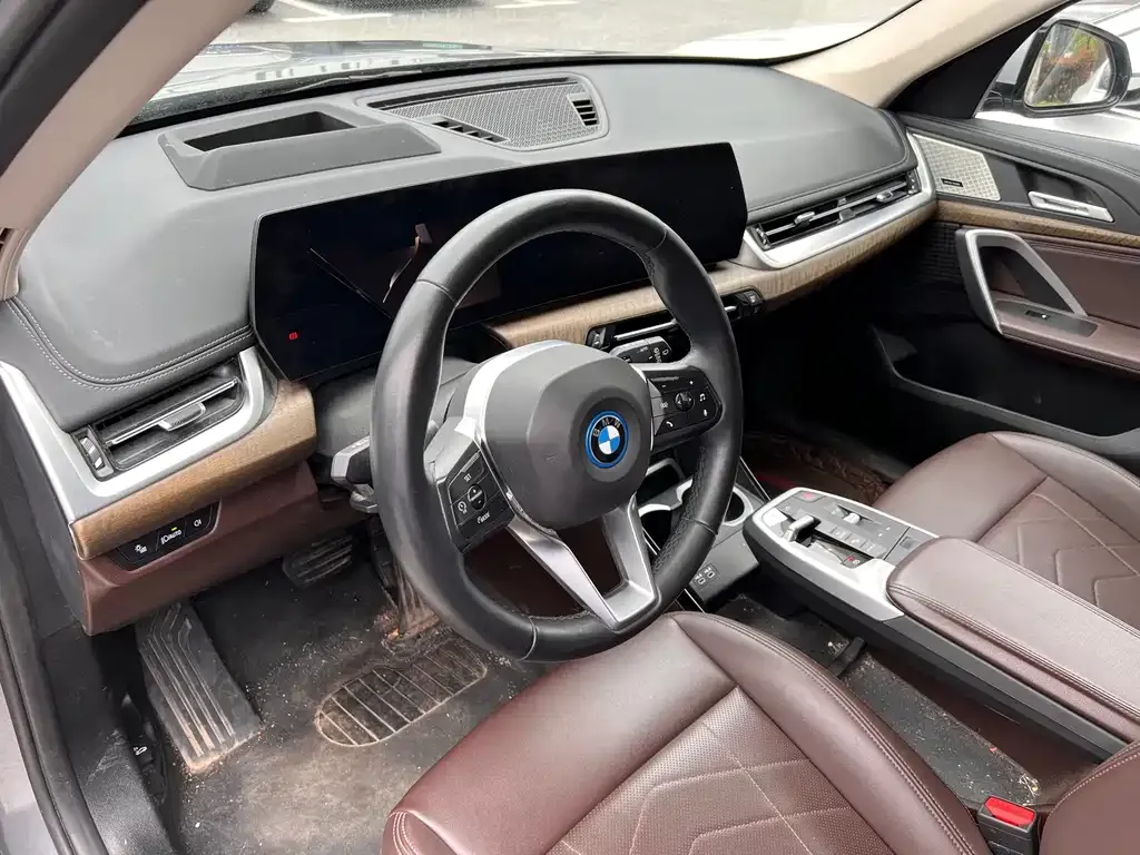 BMW iX1 2024 из CN, фото 8
