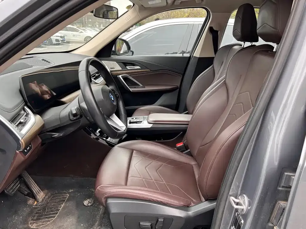 BMW iX1 2024 из CN, фото 7