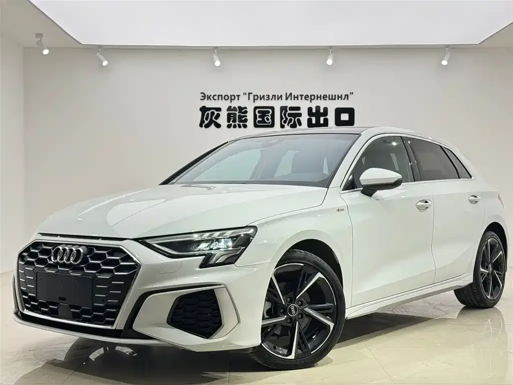 Audi A3 2023 из CN, фото 1