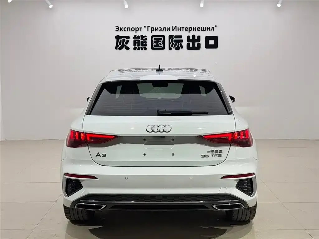 Audi A3 2023 из CN, фото 3