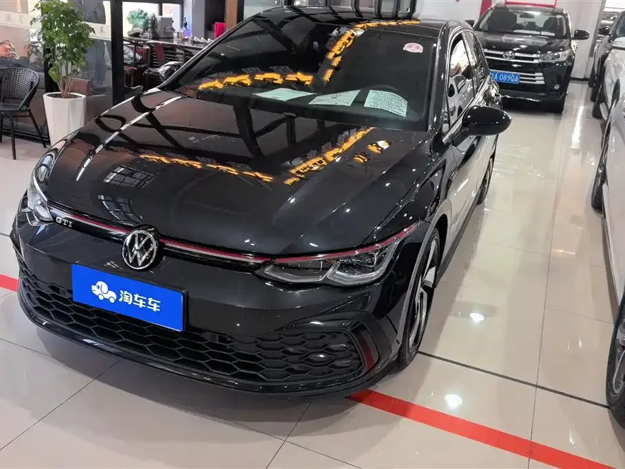 Volkswagen Golf GTI — фото 1
