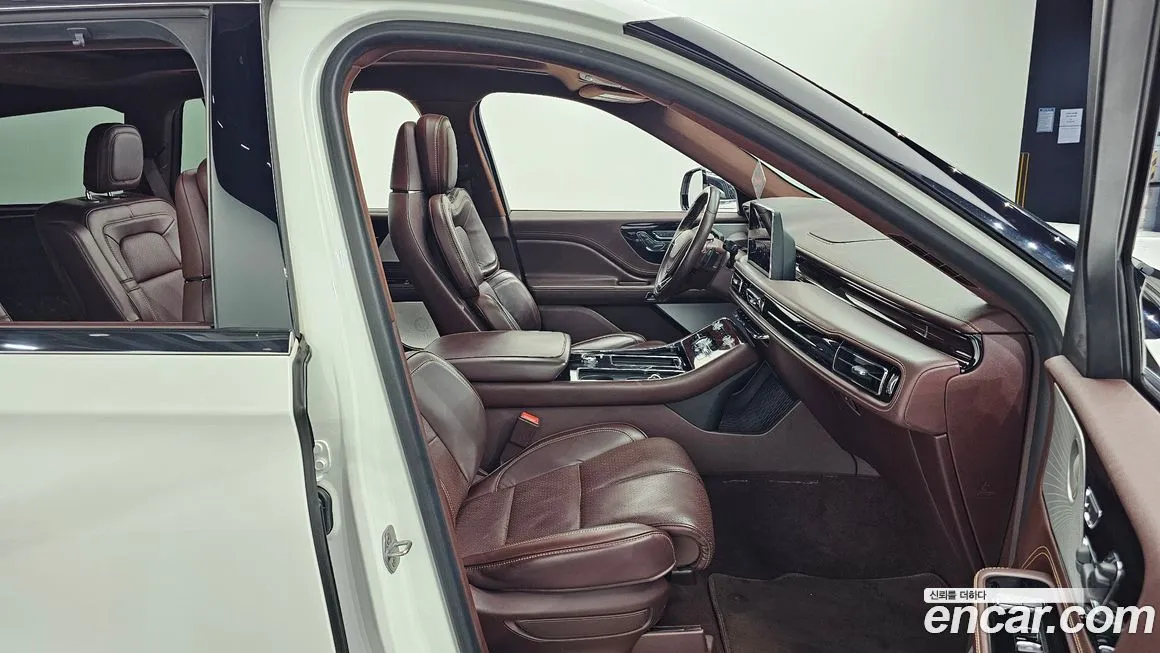 Lincoln Aviator 2021 из KR, фото 2