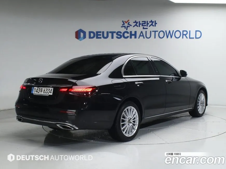 Mercedes-Benz E-Class — фото 3