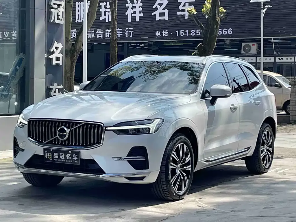Volvo XC60 — фото 1