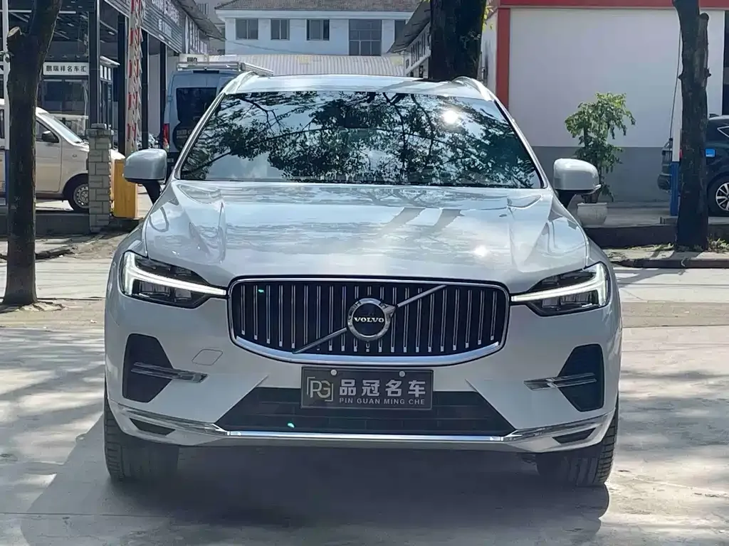 Volvo XC60 — фото 9