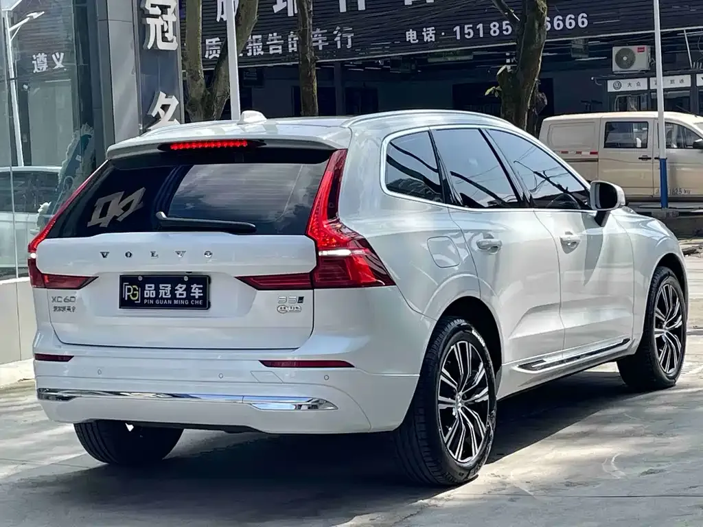 Volvo XC60 — фото 7