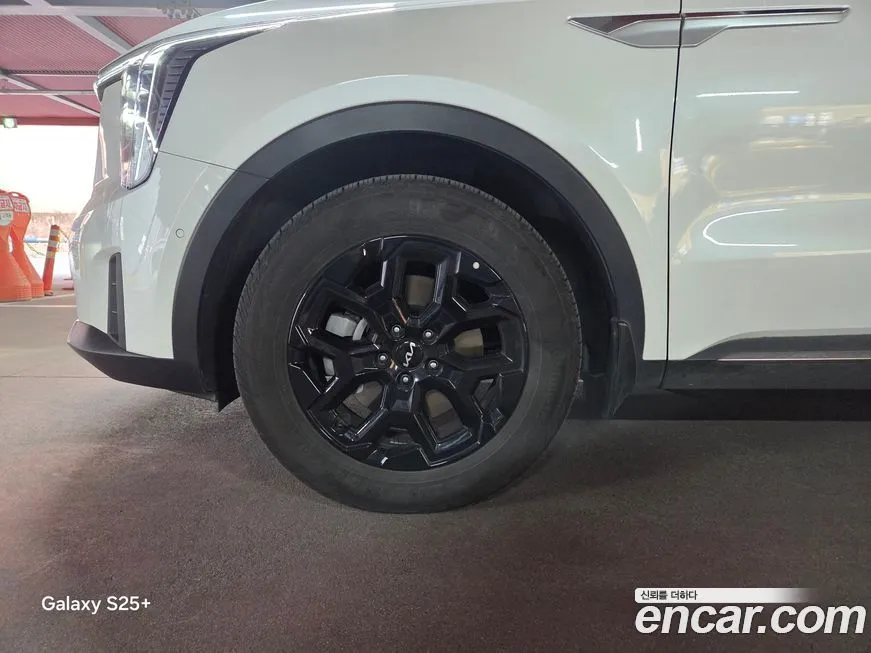 Kia Sorento — фото 8