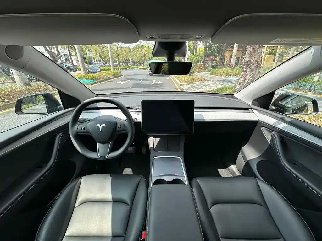 Tesla Model Y — фото 4