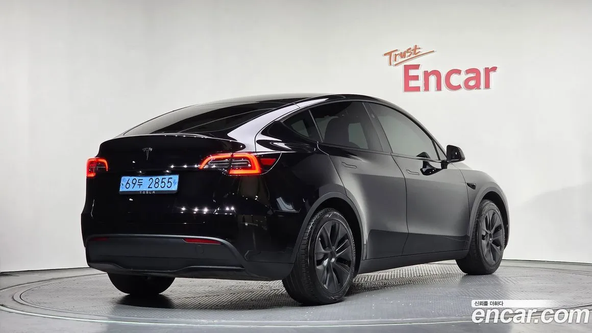Tesla Model Y — фото 2