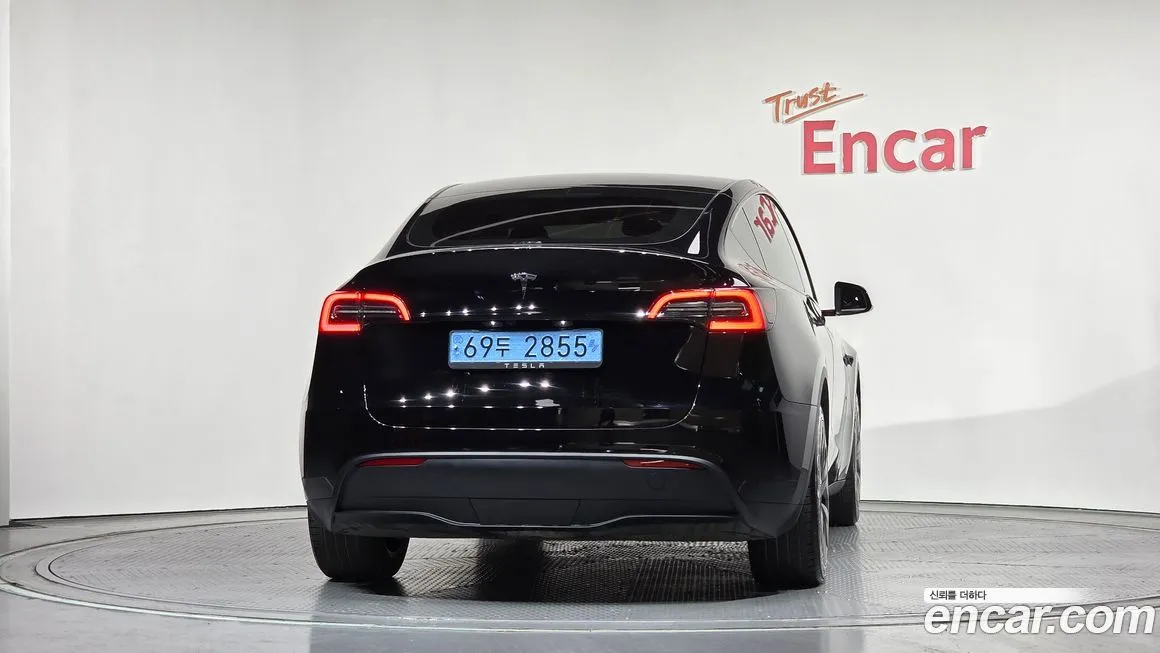 Tesla Model Y — фото 5