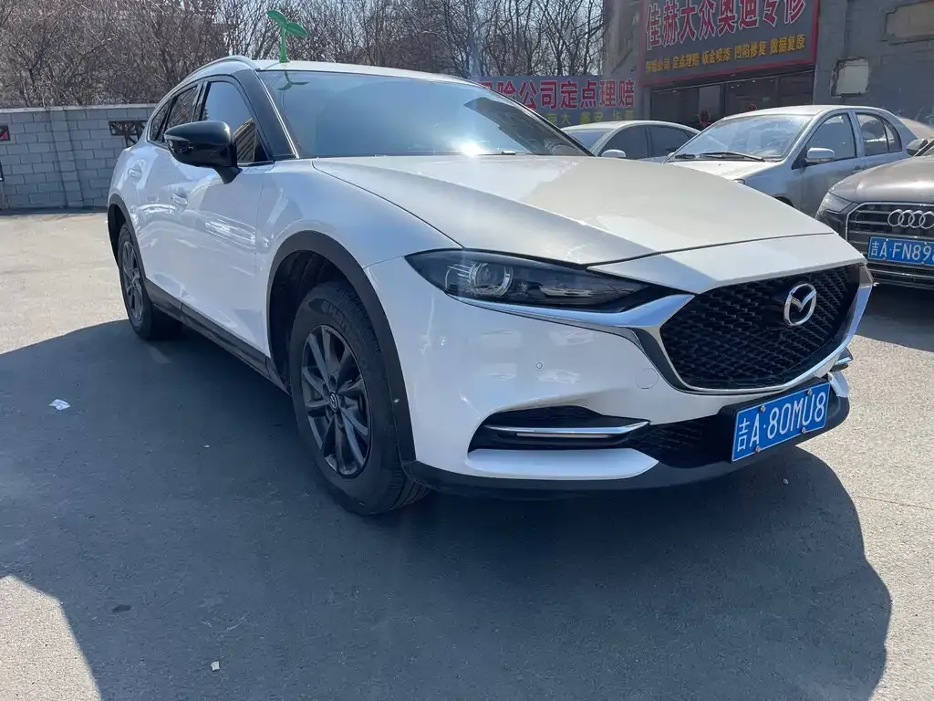 Mazda CX-4 2023 из CN, фото 2