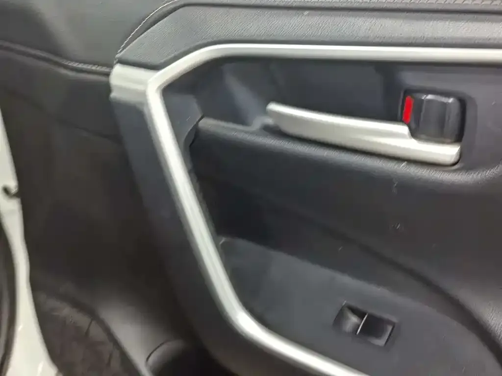Toyota Wildlander 2023 из CN, фото 5