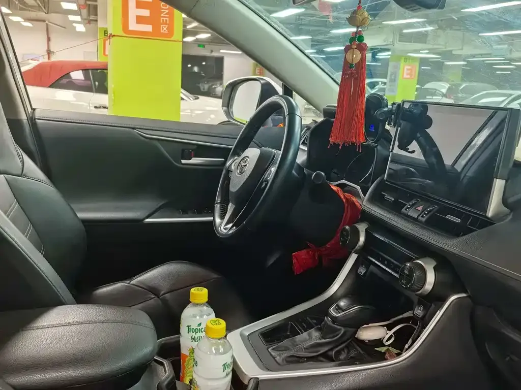 Toyota Wildlander 2023 из CN, фото 8