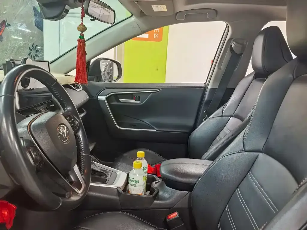 Toyota Wildlander 2023 из CN, фото 6
