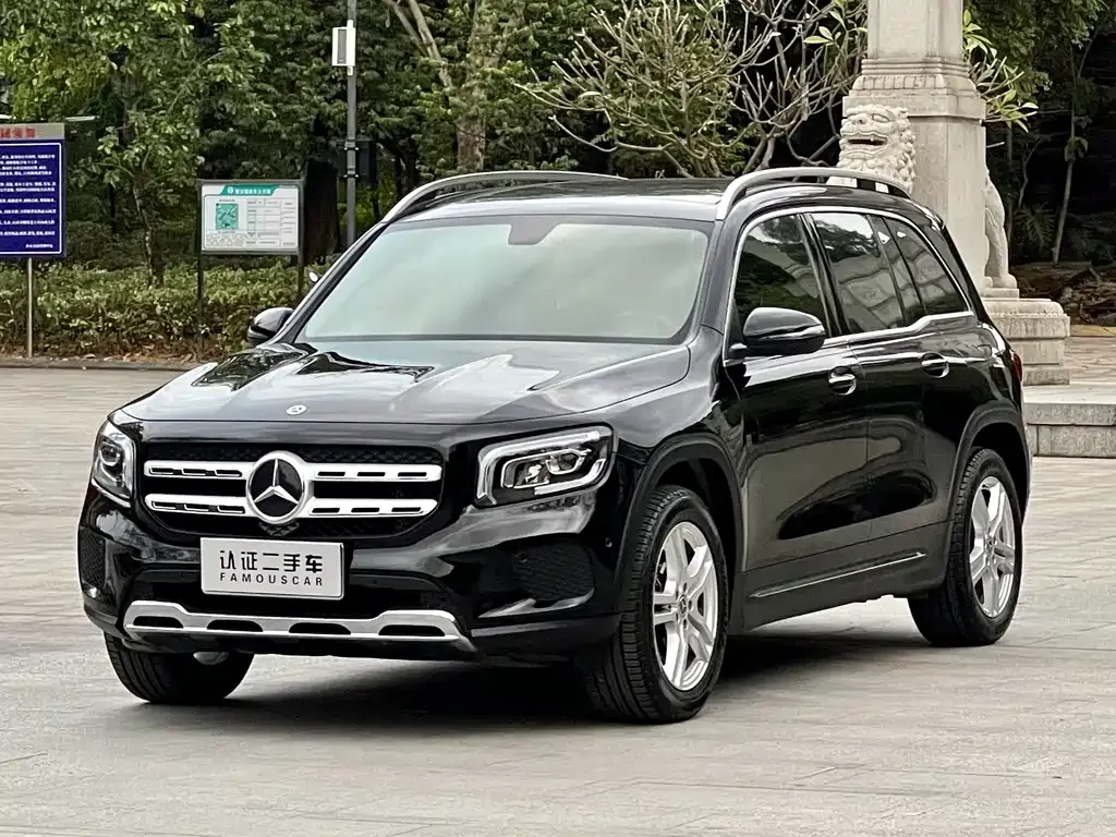 Mercedes-Benz GLB — фото 1
