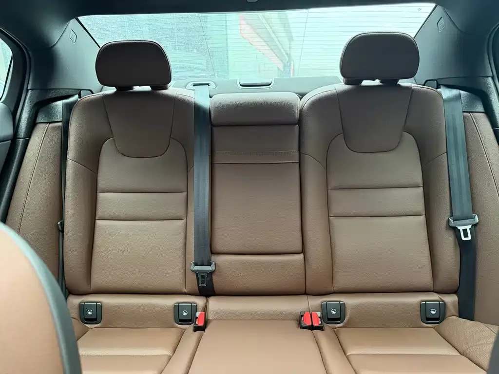 Volvo S60 2025 из CN, фото 3