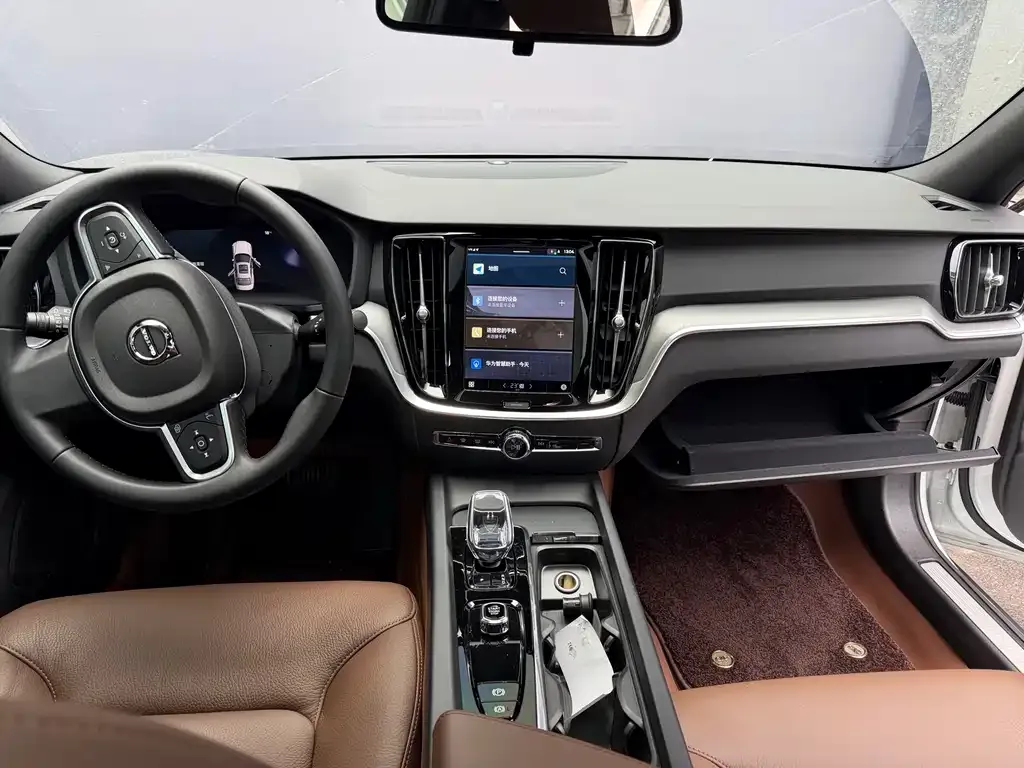 Volvo S60 2025 из CN, фото 5