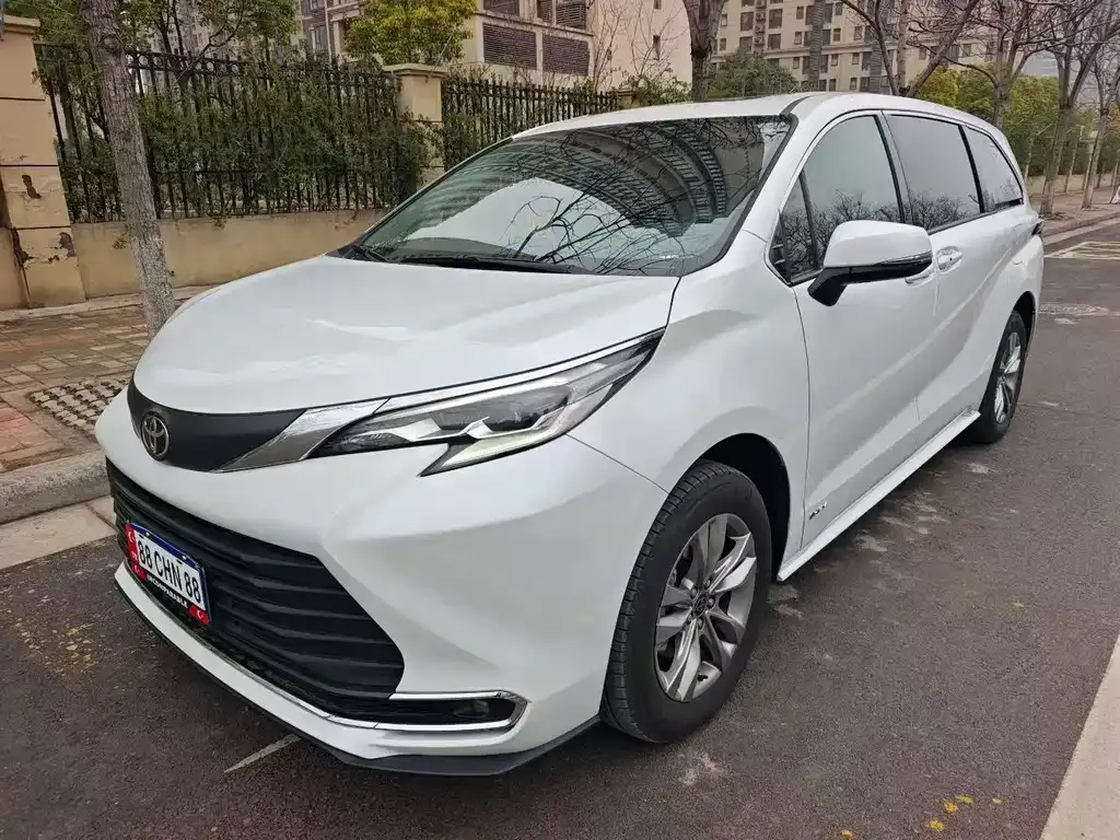 Toyota Sienna 2025 из CN, фото 1