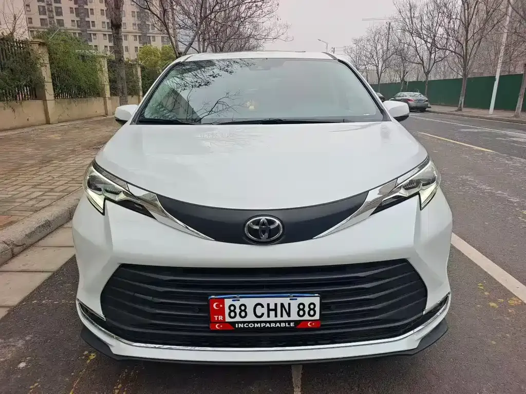 Toyota Sienna 2025 из CN, фото 9