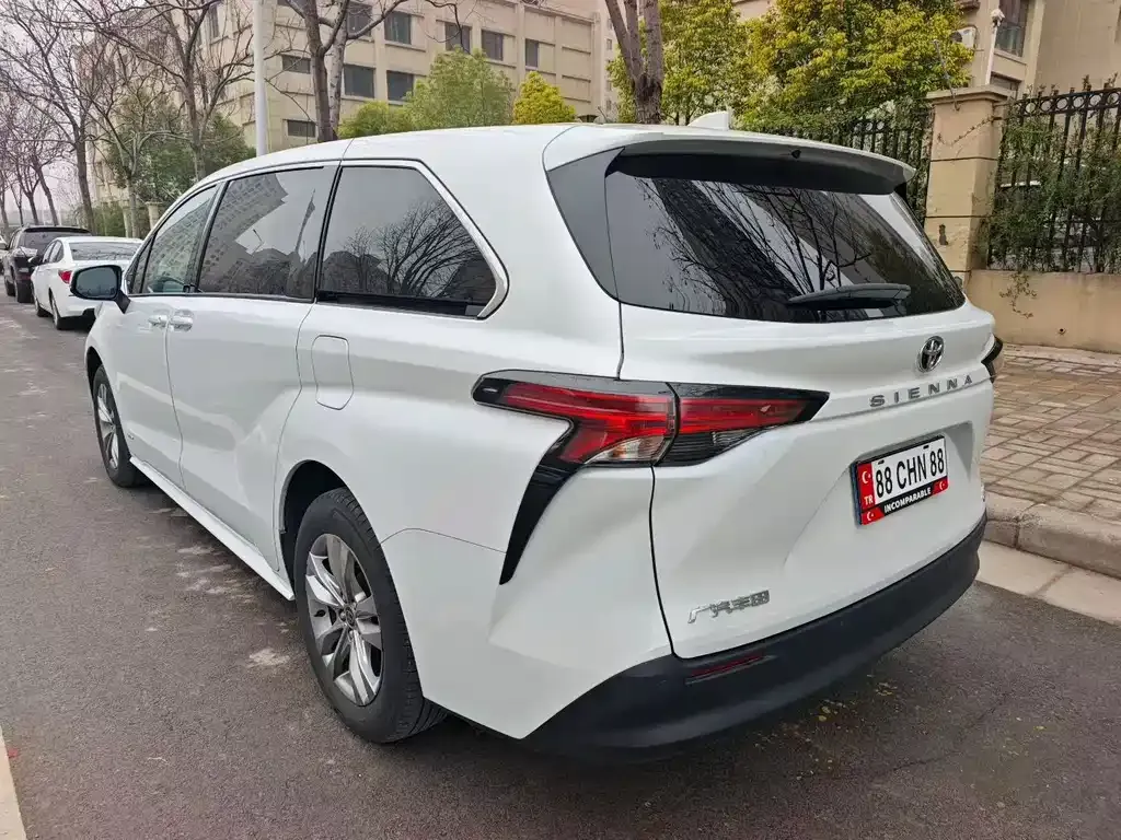Toyota Sienna 2025 из CN, фото 7