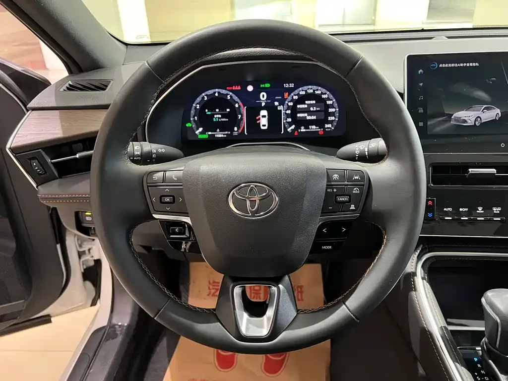 Toyota Avalon — фото 10