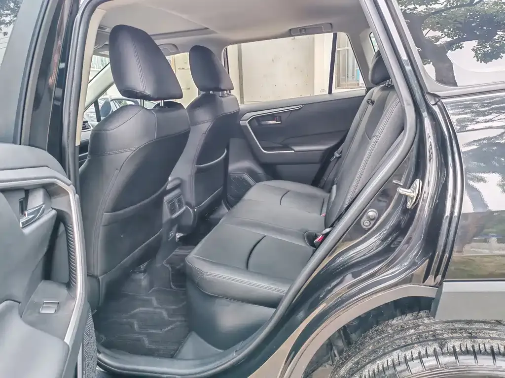 Toyota RAV4 2022 из CN, фото 3