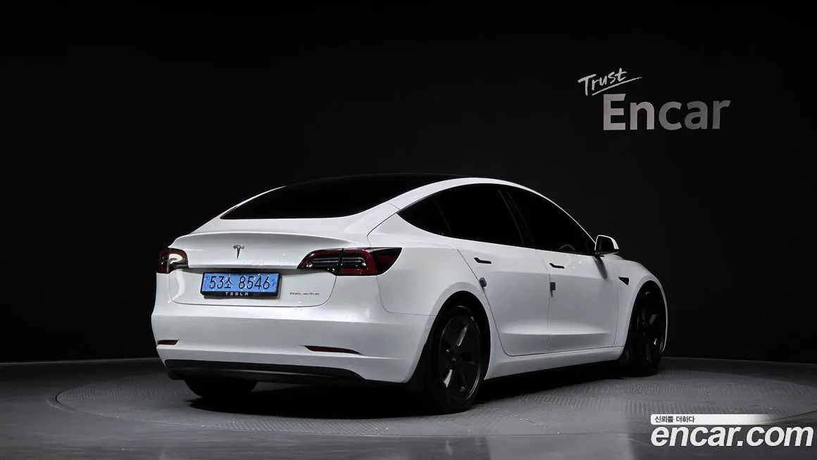 Tesla Model 3 — фото 2