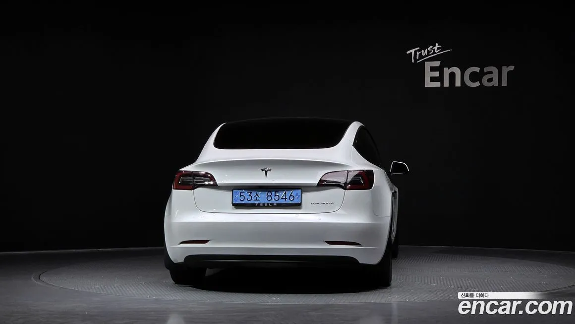 Tesla Model 3 — фото 7