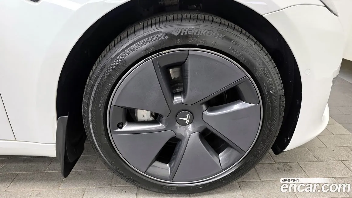 Tesla Model 3 — фото 4