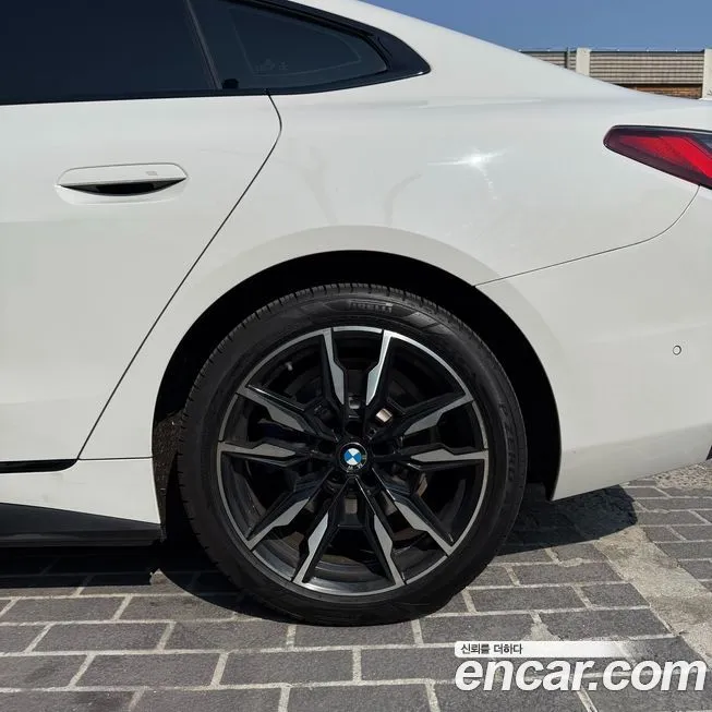 BMW i4 2022 из KR, фото 2