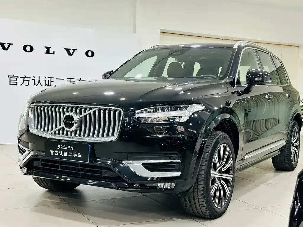 Volvo XC90 — фото 1